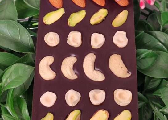 طرز تهیه شکلات دست ساز خانگی با موز و کره بادام زمینی مخصوص پذیرایی