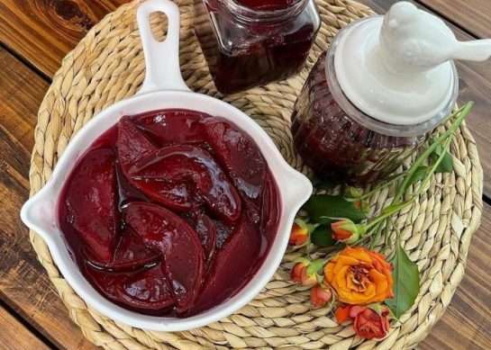 طرز تهیه مربا به یک کیلو قرمز و غلیظ با اندازه گیری لیوان + فوت و فن