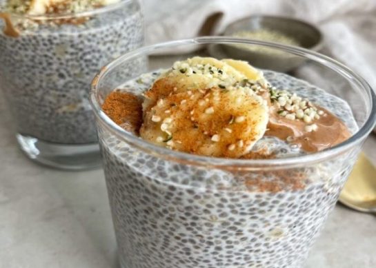 طرز تهیه پودینگ چیا سید با موز مخصوص لاغری_رستوران یاب