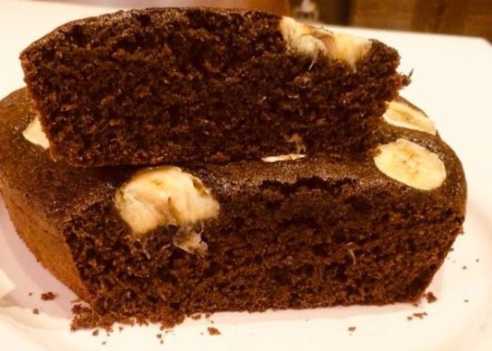طرز تهیه کیک رژیمی کاکائویی با موز و شیره راحت و خوش طعم_رستوران یاب