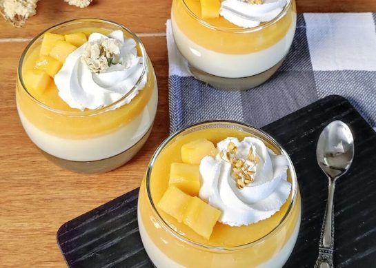 طرز تهیه دسر انبه با ژلاتین و خامه دستور ساده و خوشمزه برای مهمانی‌ ها_رستوران یاب