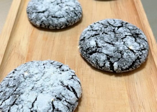 طرز تهیه کوکی ترک دار شکلاتی با پیمانه با بافت نرم و ترد_رستوران یاب
