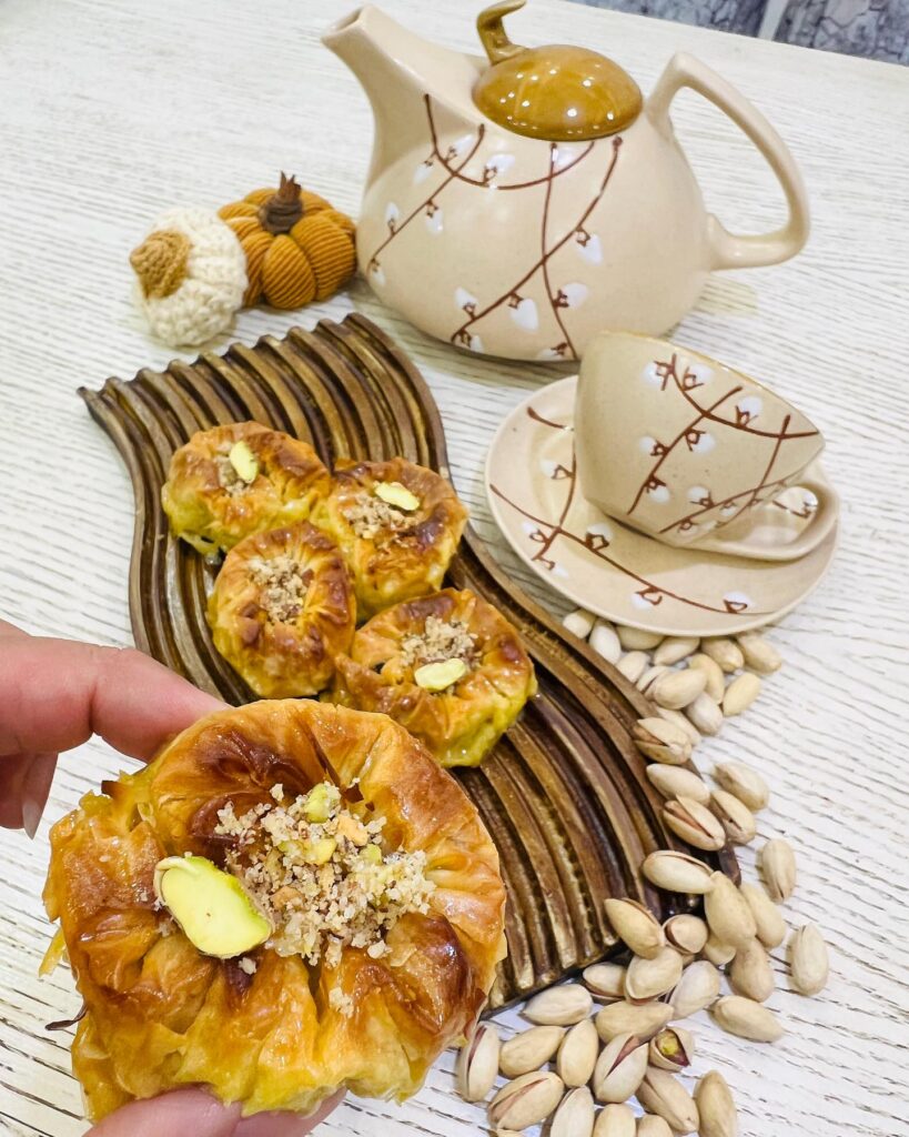 طرز تهیه باقلوا حلزونی (باقلوا دو رنگ)با فر و بدون فر برای عید نوروز_رستوران یاب