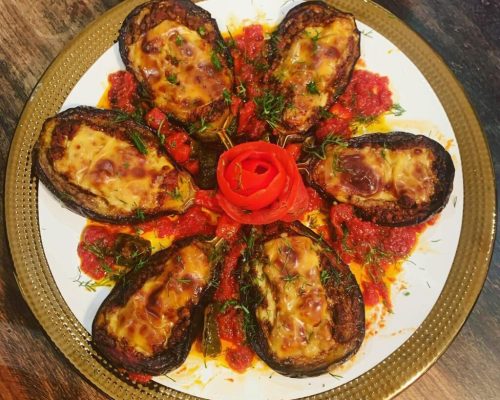 طرز تهیه بادمجان شکم پر با پنیر پیتزا