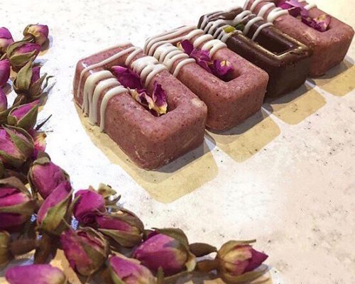 طرز تهیه حلوای گل محمدی