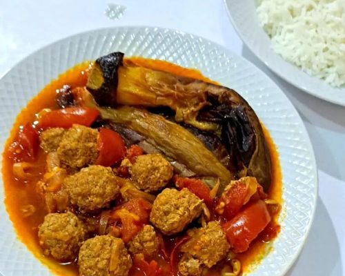 طرز تهیه خوراک بادمجان با گوشت چرخ‌ کرده و گوجه‌فرنگی، غذای خوشمزه و آسان