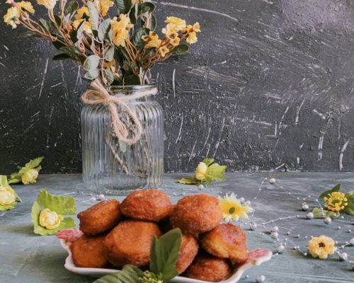 طرز تهیه پیراشکی سیب درختی با دارچین و طعمی بی نظیر
