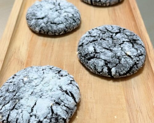 طرز تهیه کوکی ترک دار شکلاتی با پیمانه با بافت نرم و ترد